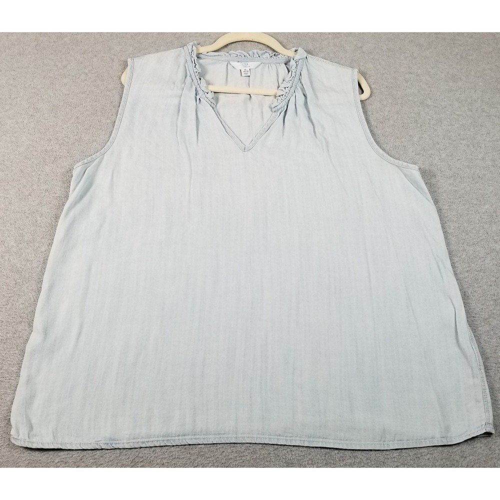Time and Tru Tank Top Women's XL Light Blue V-Neck Ruffle Sleeveless Chambray